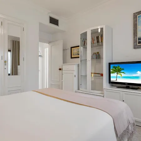 1 Bedroom In Andalucia Del Mar - Puerto Banus